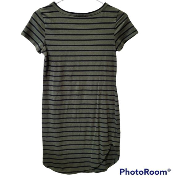 Heart & Hips Dress, Size M - Picture 2 of 4